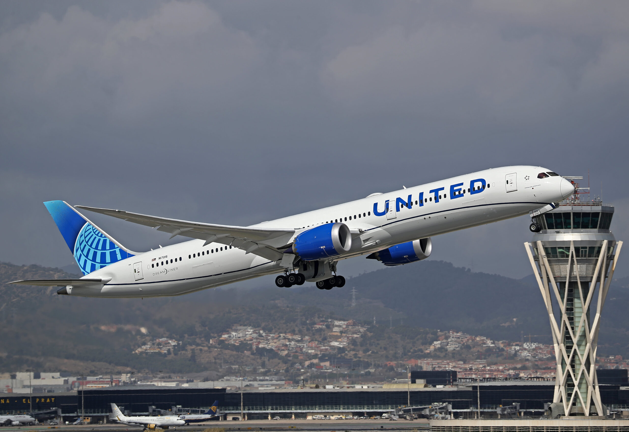 Stocks making the biggest moves midday: United Airlines, Morgan Stanley, ASML, Prologis and more