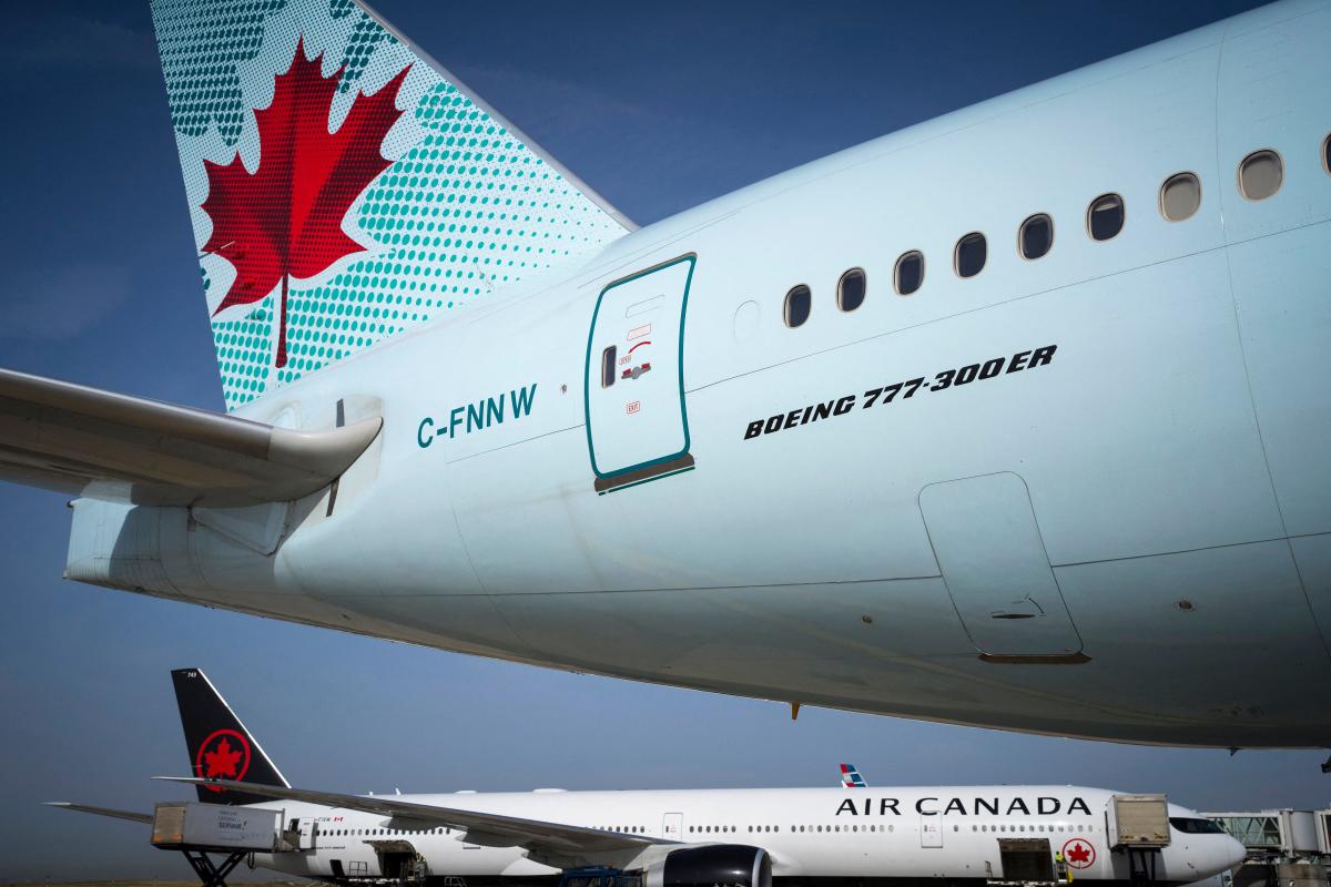 Turbulence on Air Canada flight sends food and drinks flying in the cabin