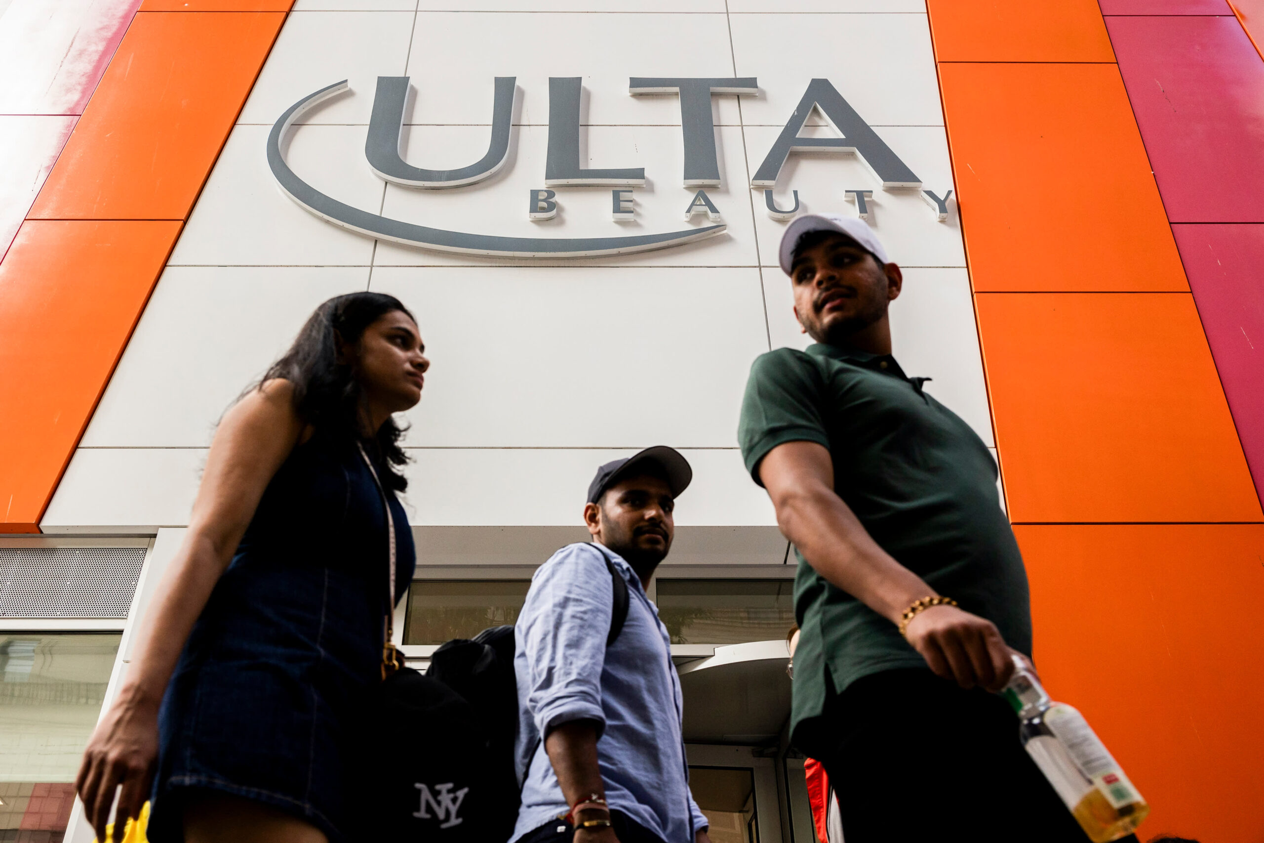 Ulta Beauty shares tick higher, even as company sees ‘headwinds’ in beauty industry