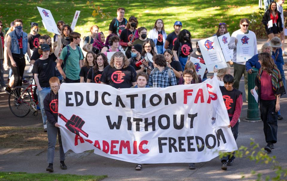 University of Oregon union groups rally together over repressed free expression