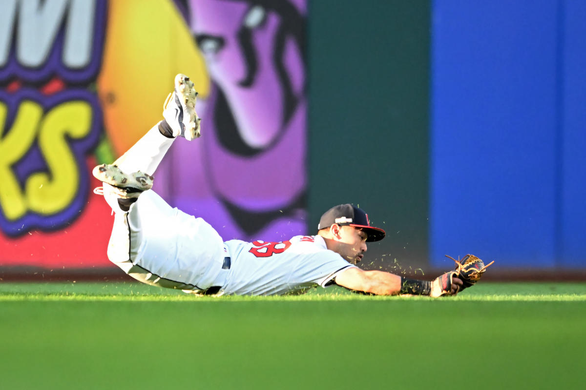 Watch: Guardians’ Steven Kwan makes diving catch to save a run in ALDS Game 2 vs. Tigers