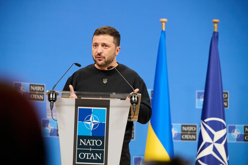 Zelensky: Russia dropped 1,100 glide bombs on Ukraine in past week