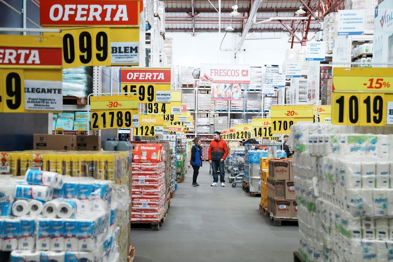 As Argentina’s inflation rate cools, consumers still feel squeezed