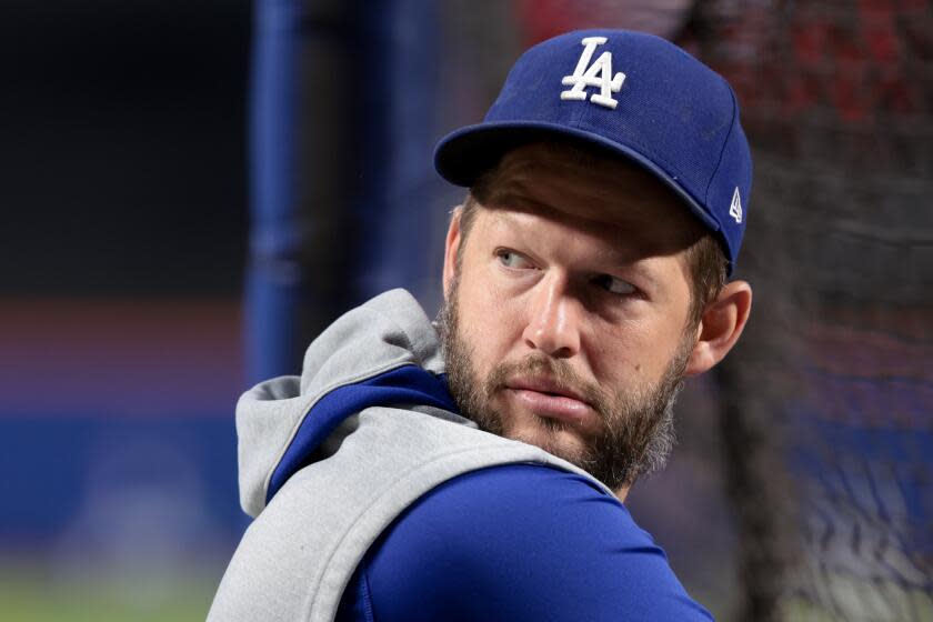 Clayton Kershaw declines 2025 player option, but intends to return to Dodgers