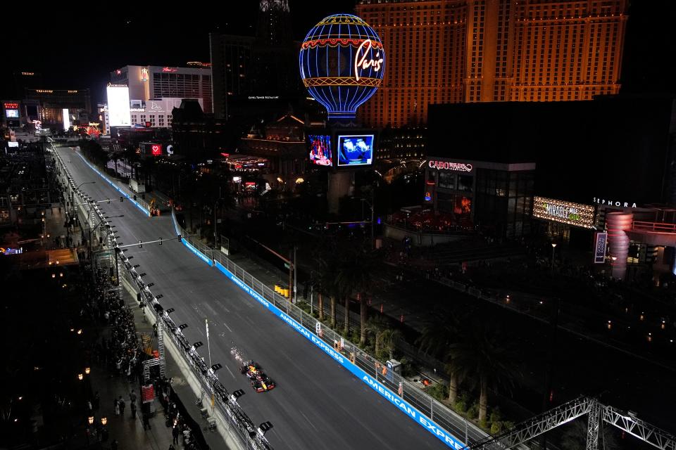 F1 Las Vegas GP LIVE: Qualifying updates, stream and times as Lewis Hamilton eyes pole position