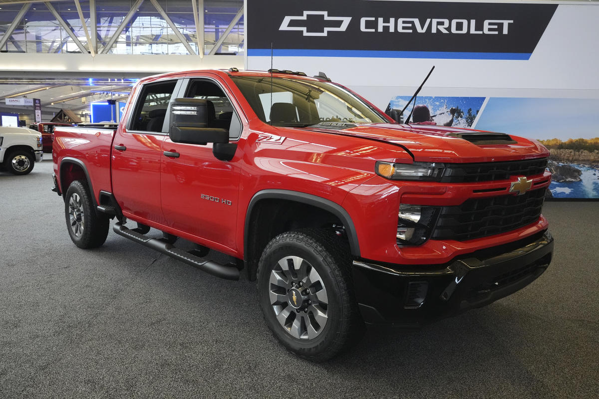 GM recalling big pickups and SUVs because the rear wheels can lock up, increasing risk of a crash