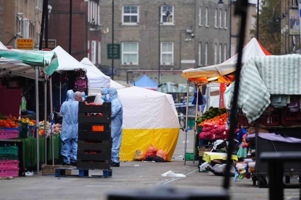 Hero market traders tackle ‘knifeman’ during horror triple stabbing in south London