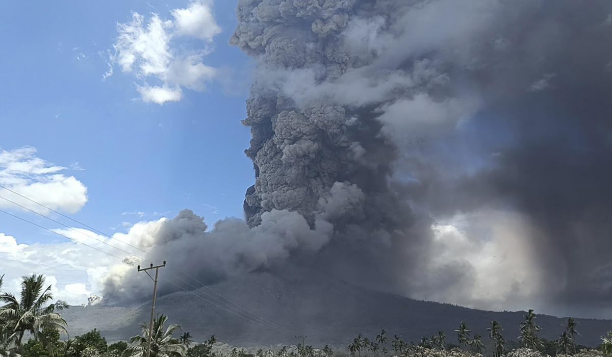 Indonesia’s Mount Lewotobi Laki Laki continues to unleash towering column of hot clouds