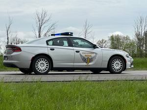 Injuries reported after 2-vehicle crash on I-75 SB in Montgomery County