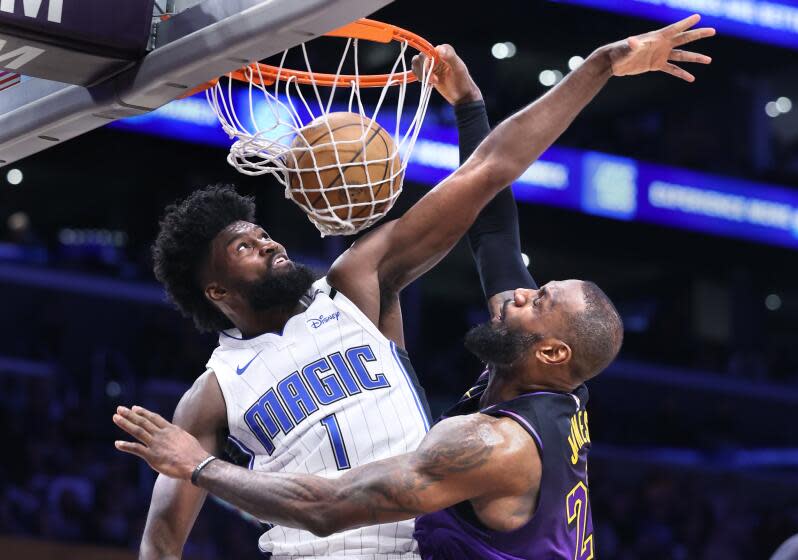 Lakers’ six-game winning streak ends in late collapse to Orlando Magic