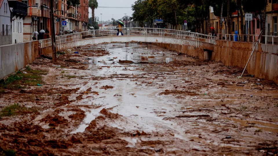 Málaga evacuates thousands as Spain issues more flood alerts