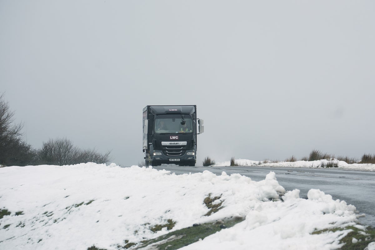 Met Office extends snow and ice warnings for UK