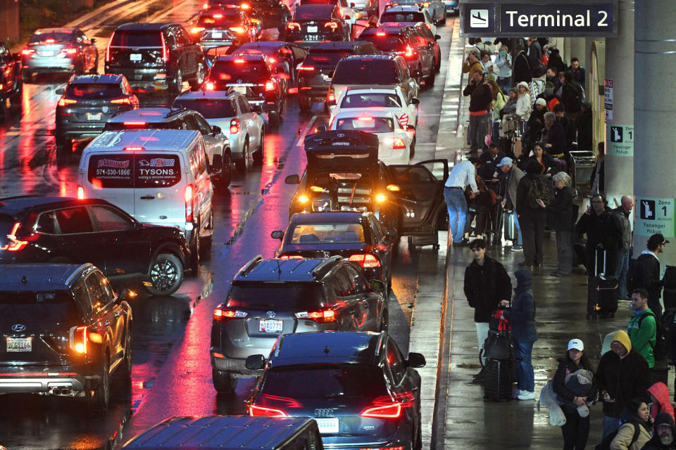 Millions to hit the roads for Thanksgiving ahead of ‘Arctic’ temperatures Thursday