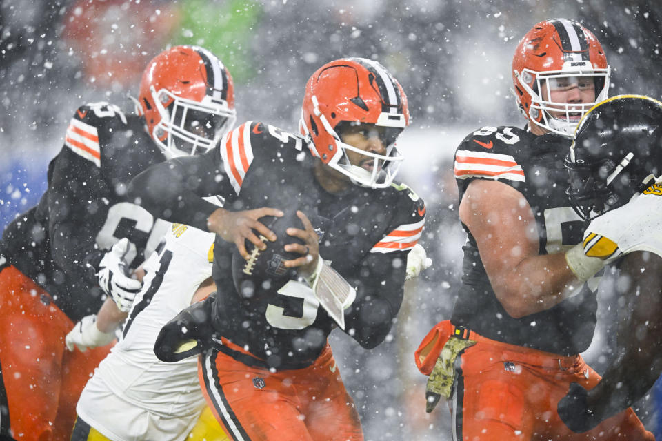 Misery loves company? Cleveland cools off Steelers on a snowy TNF