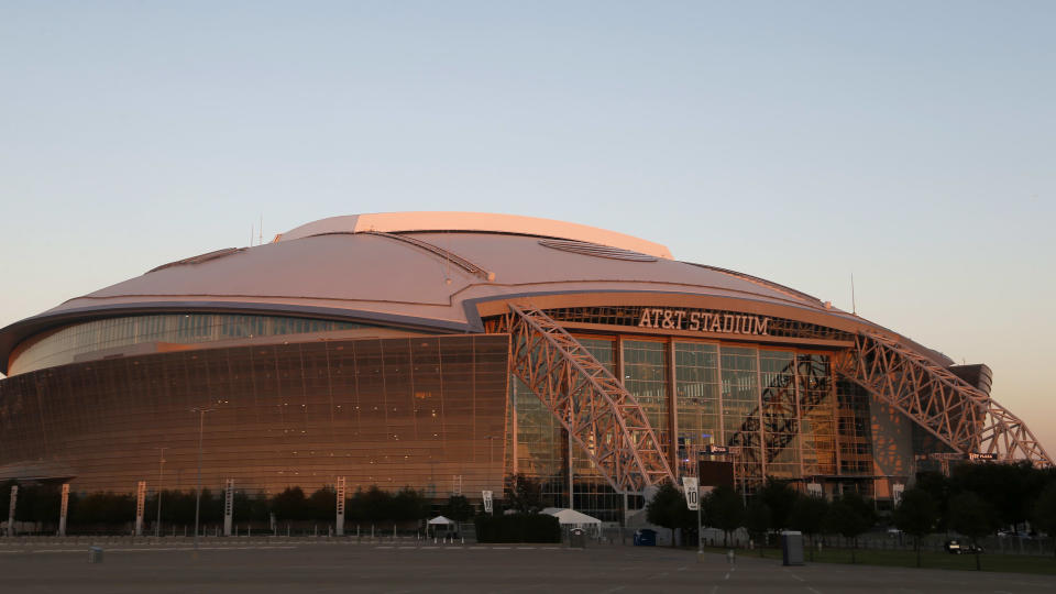 Monday Night Football: Metal fragment falls from AT&T Stadium roof after opening before Texans-Cowboys game