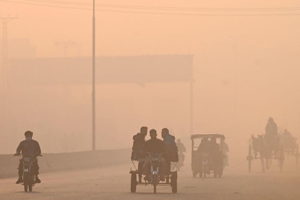 New Delhi gasping as air quality reaches severe levels, enveloping India’s capital in smog