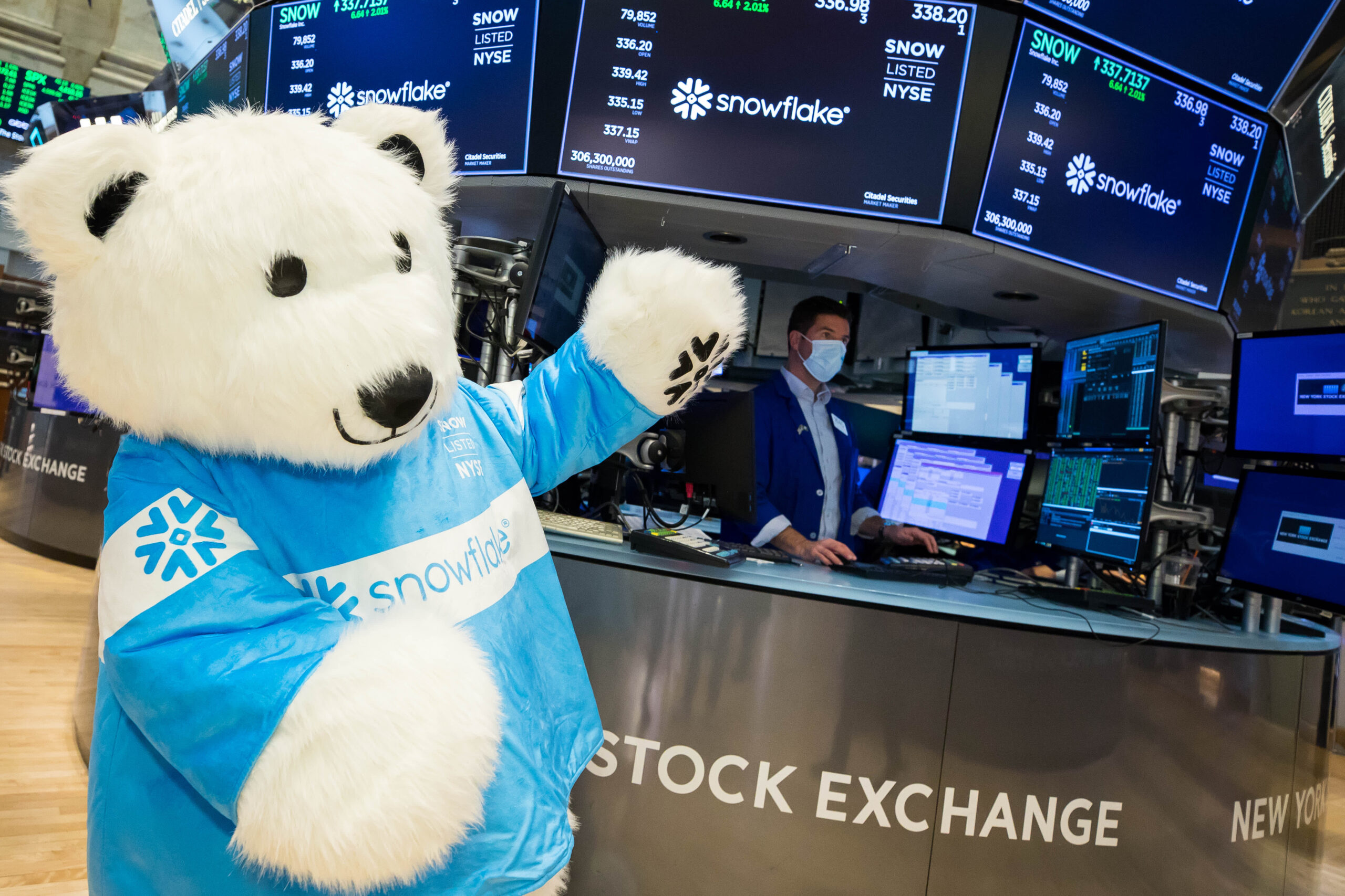 Snowflake shares rocket 30% and head for best day ever after earnings beat