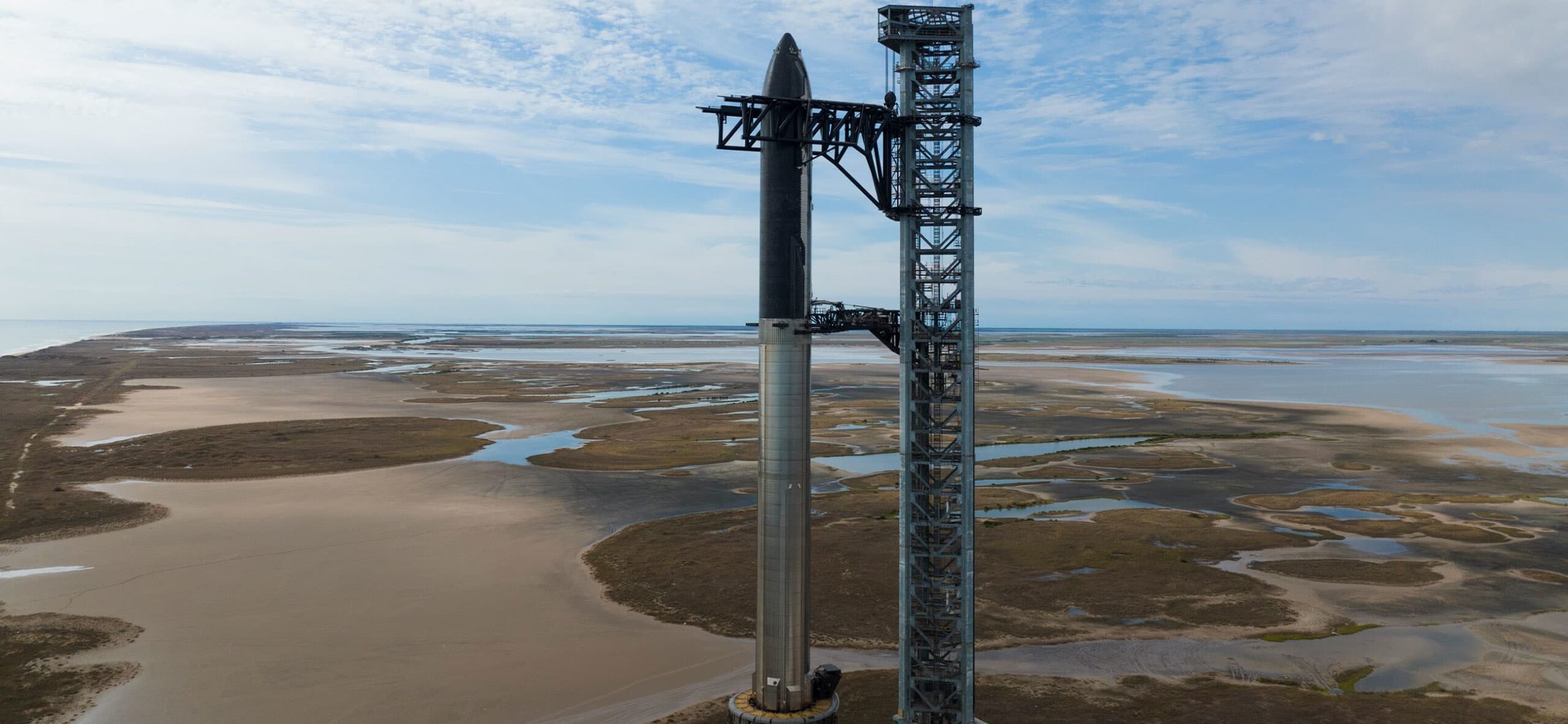 SpaceX completes sixth Starship flight, splashes down both booster and spacecraft