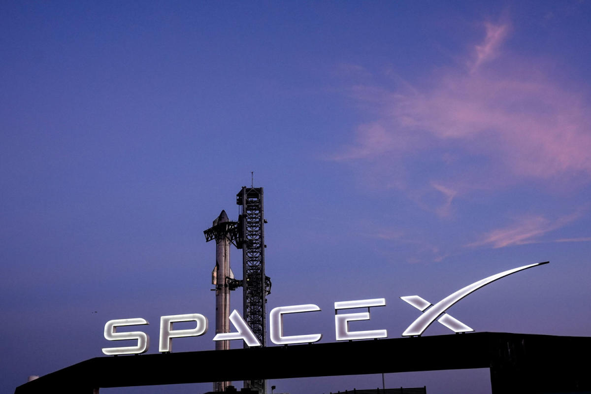 SpaceX completes sixth Starship flight, with both booster and spacecraft splashing down