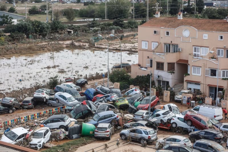 Spain death toll tops 200 as more troops head to flood-ravaged areas