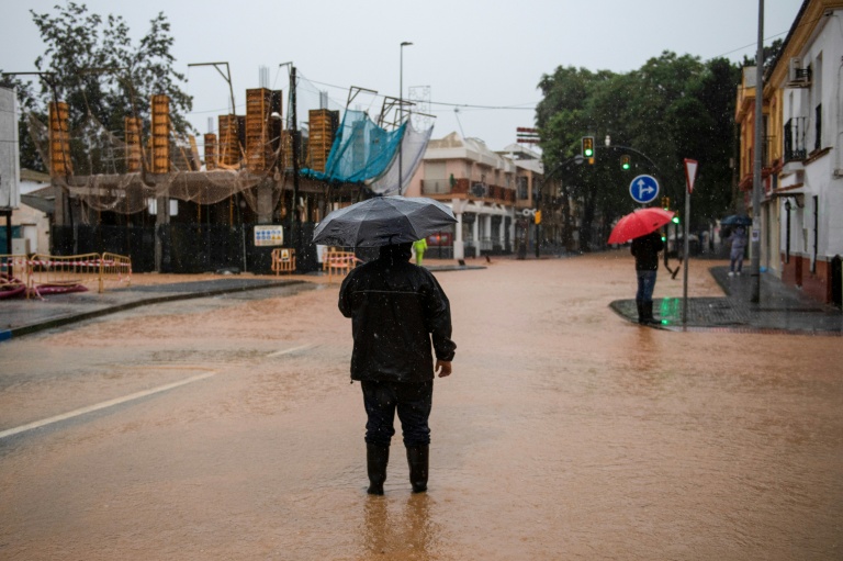 Spain flood epicentre under highest alert for fresh rain