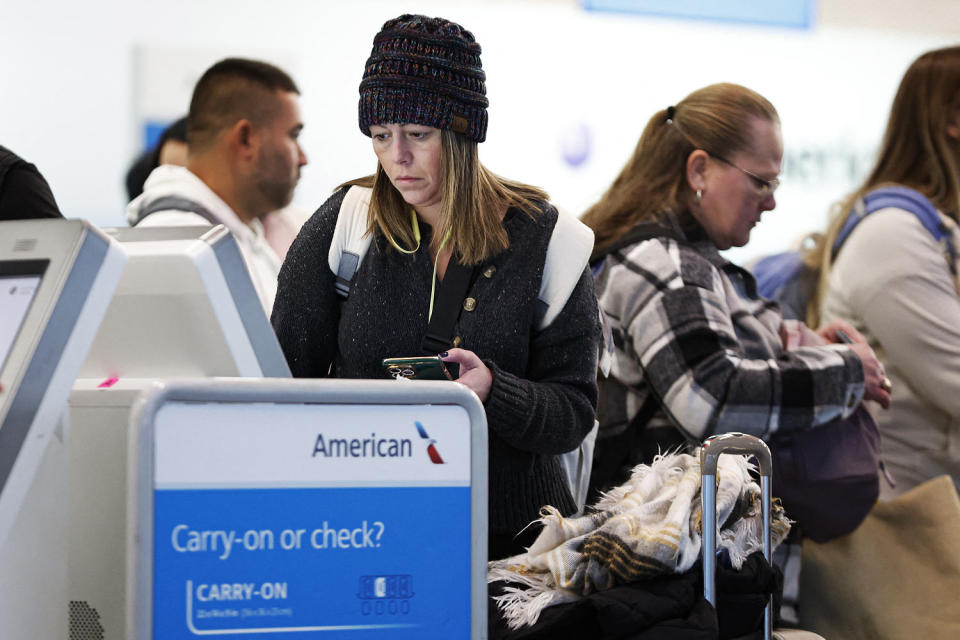 Strikes, rain and snow pose challenges during record Thanksgiving travel week