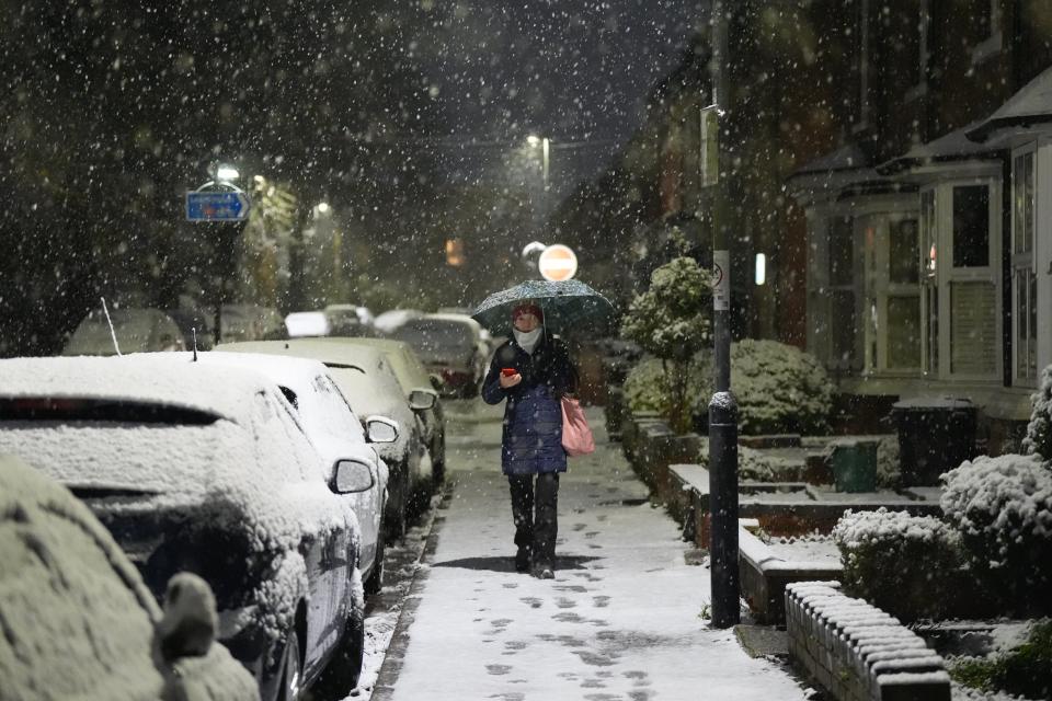 UK weather live: Travel chaos and school closures mount as up to 15cm more snow expected to fall