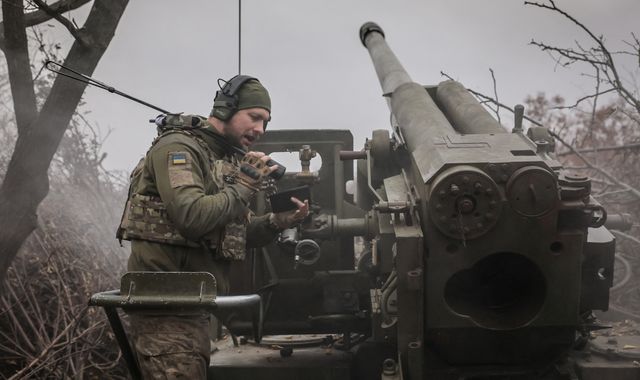 Ukraine frontline at risk of ‘collapse’ as Russian troops advance towards key town