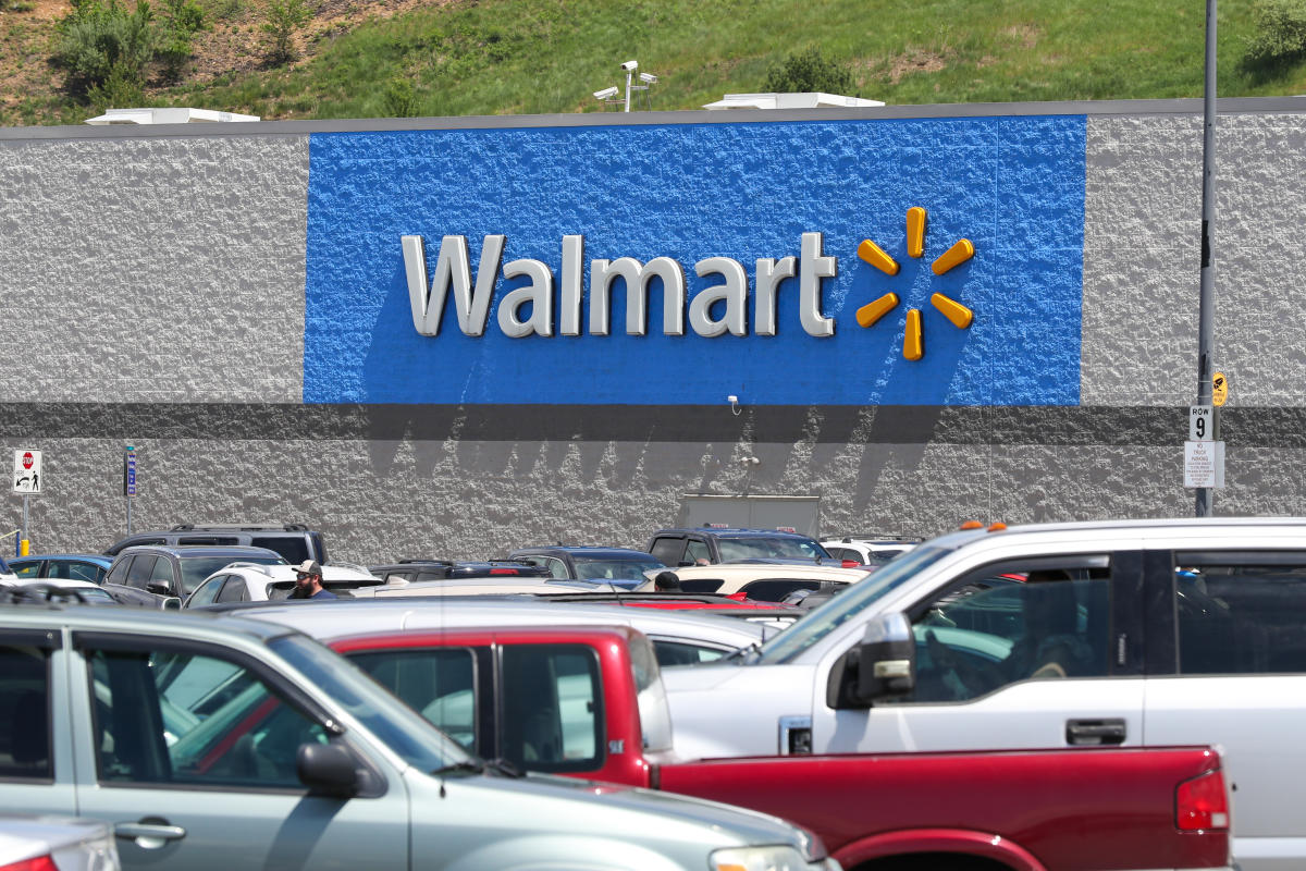 Walmart expected to post another strong earnings report ahead of the holiday season