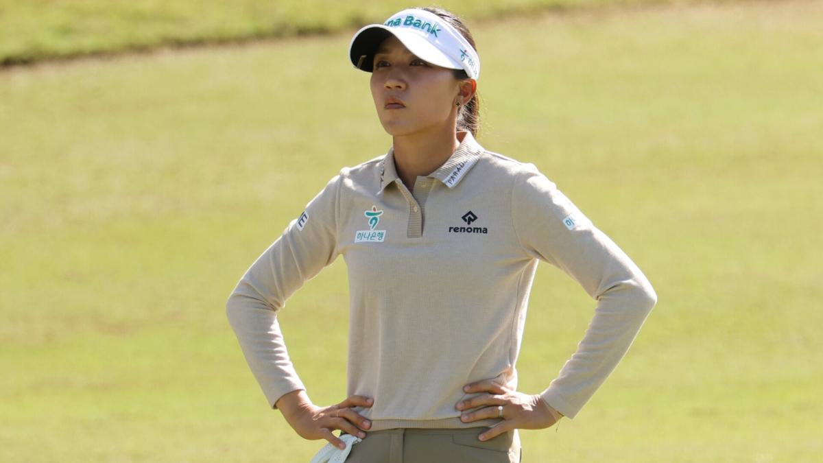 Watch: Wind blows Lydia Ko’s bag onto her ball at CME Group Tour Championship