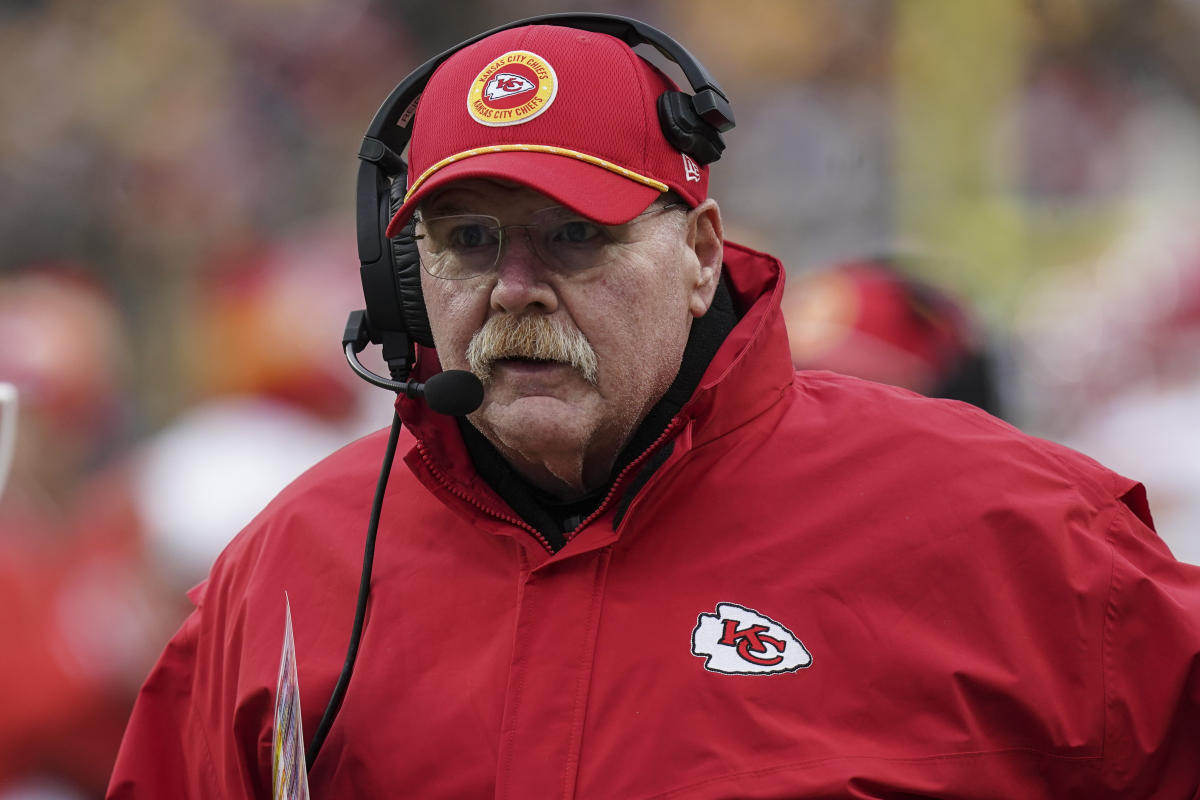 Andy Reid goes full Santa Claus after Chiefs’ Christmas blowout of Steelers