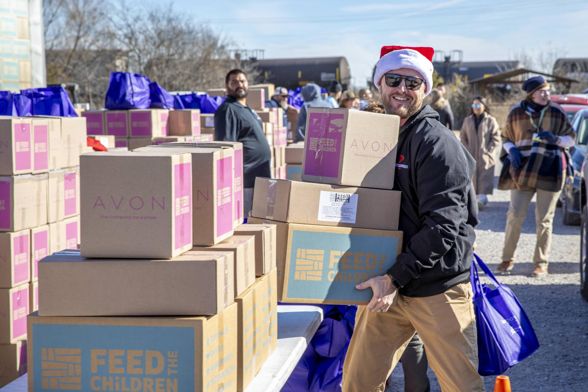 Chickasaw Nation: Bringing Holiday Cheer to Families