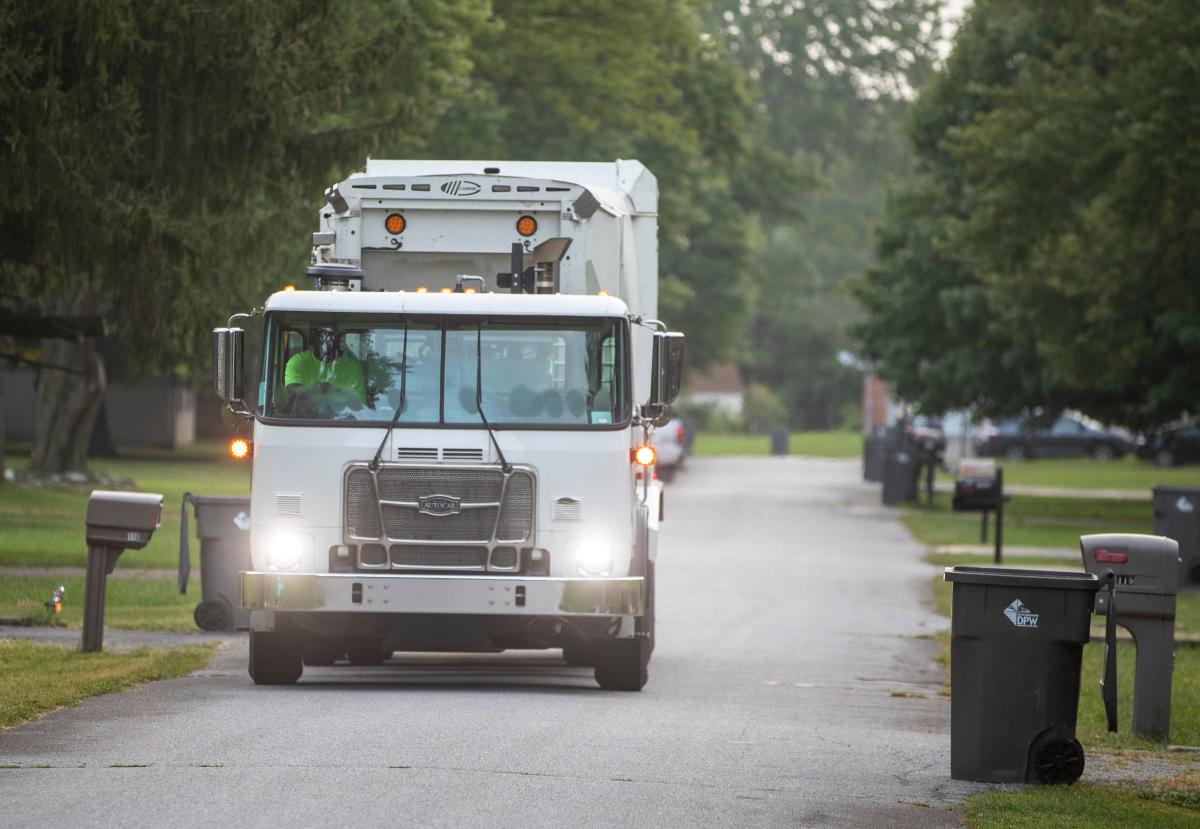 Christmas may affect your trash pickup this week. Here’s when to put your trash, recycle bins out