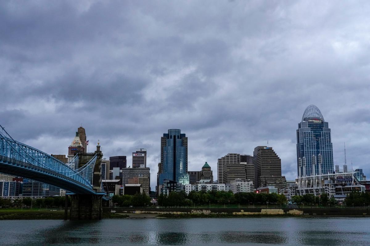 Cincinnati area under wind advisory, storms could bring severe weather risk