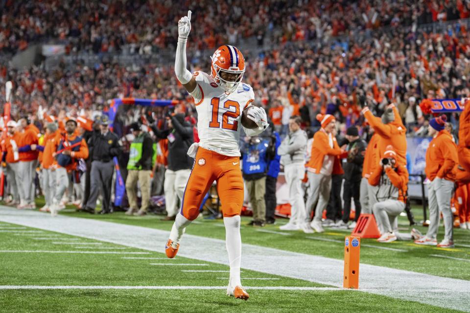 Clemson wins ACC title, automatic playoff berth with walk-off FG