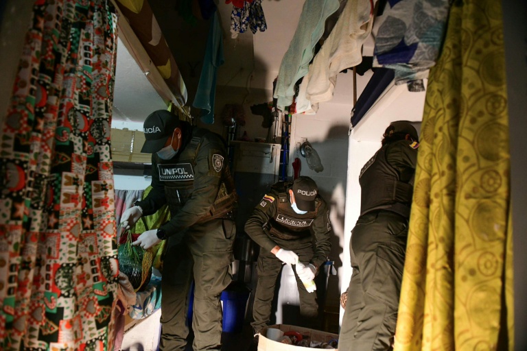 Colombian police raid 11 prisons to combat extortion rackets