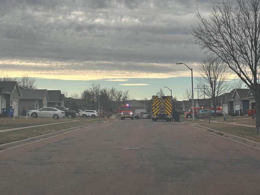 Crews respond to Sioux Falls house fire