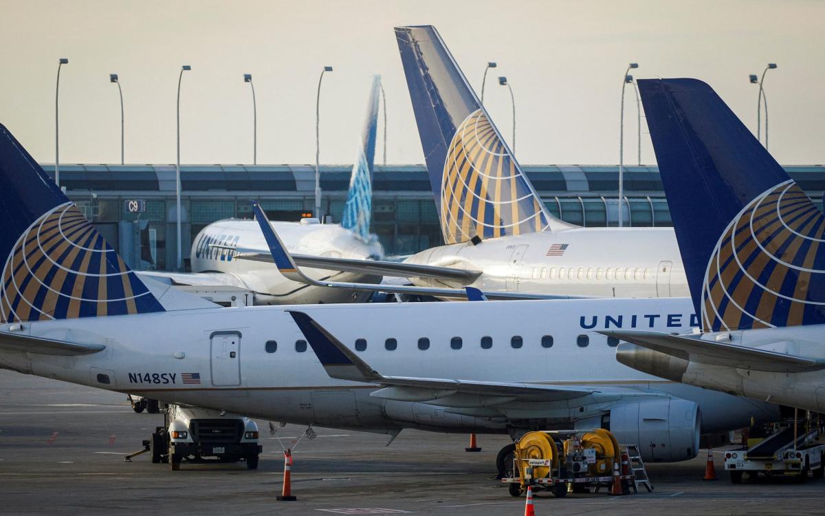 Dead body found in wheel well of United Airlines plane in Hawaii