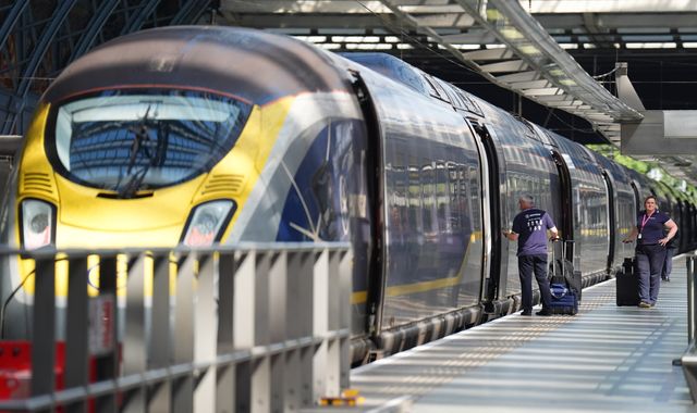 Eurostar passengers ‘trapped for hours’ in Channel Tunnel after train breaks down between London and Paris