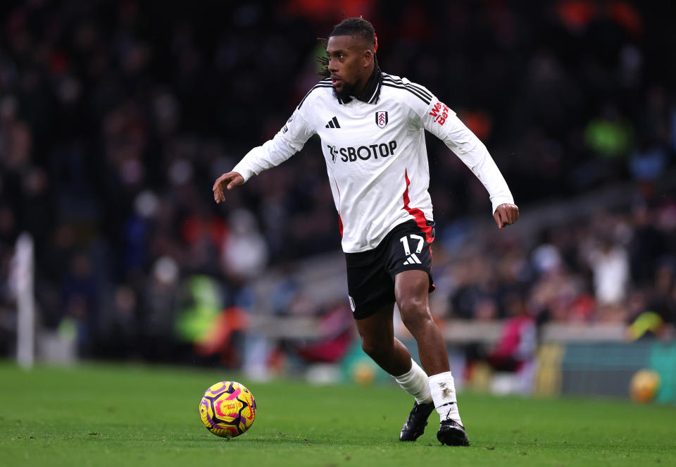 🎥 Alex Iwobi saves Christmas with incredible gesture in London 🥲