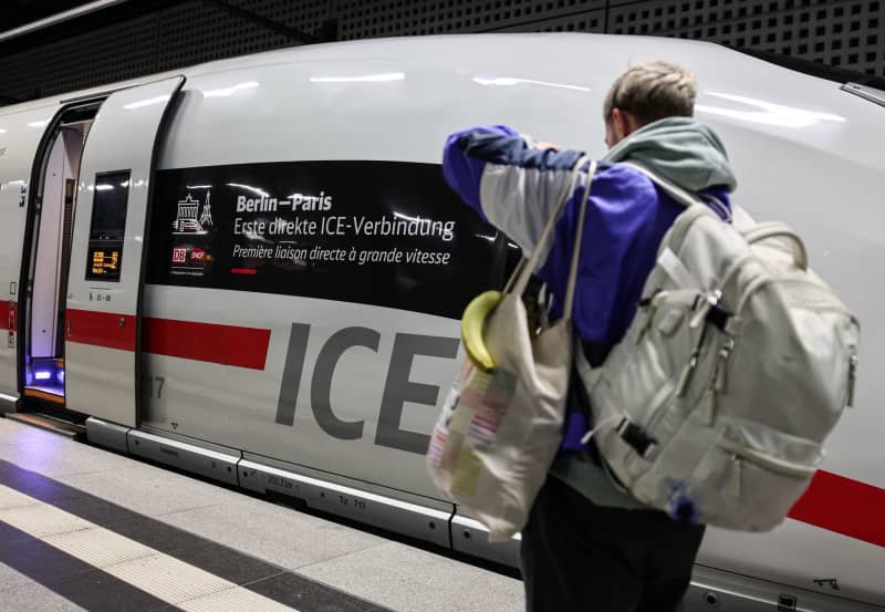 First high-speed train connecting Berlin and Paris sets off