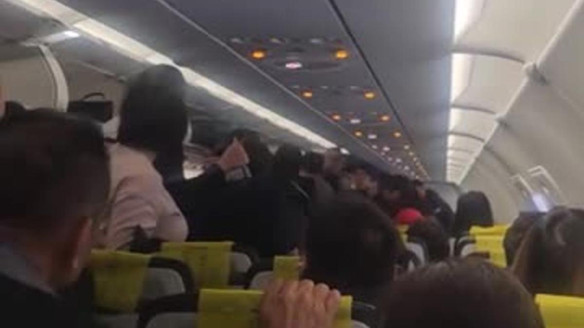 Fists fly on passenger plane as carry-on luggage dispute escalates