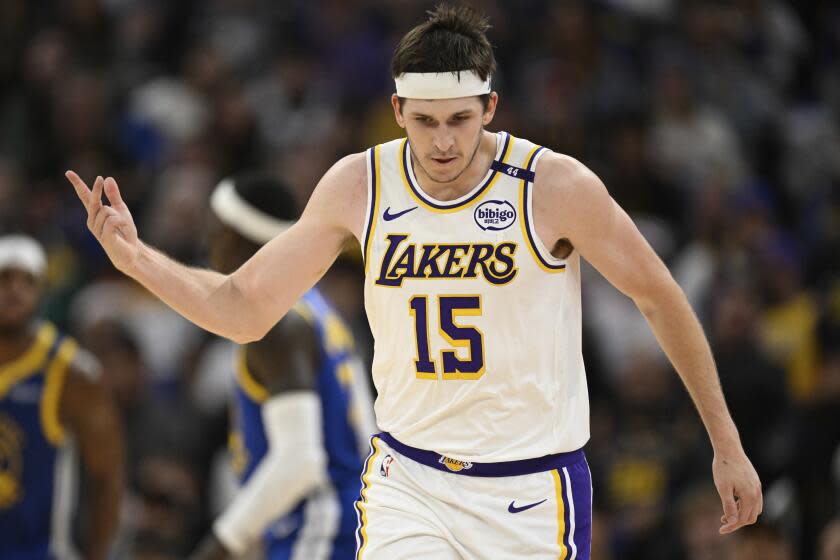 For Austin Reaves, making the winning shot for Lakers on Christmas holds special meaning