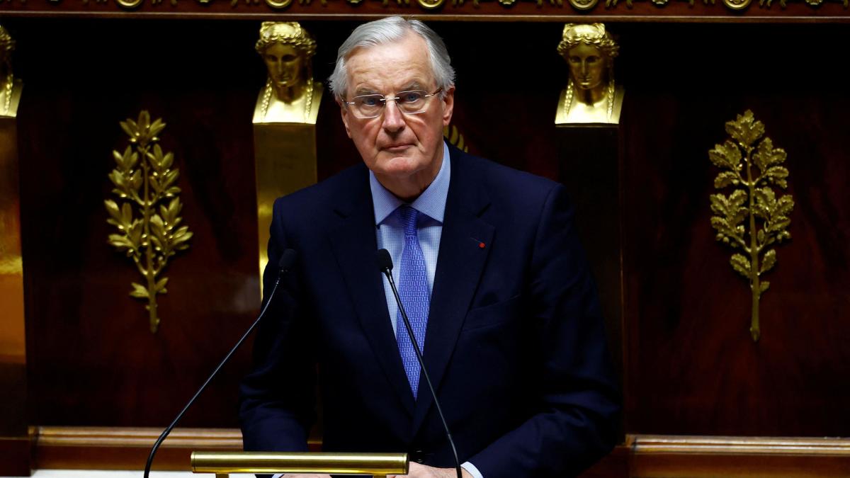 French government collapses in no-confidence vote