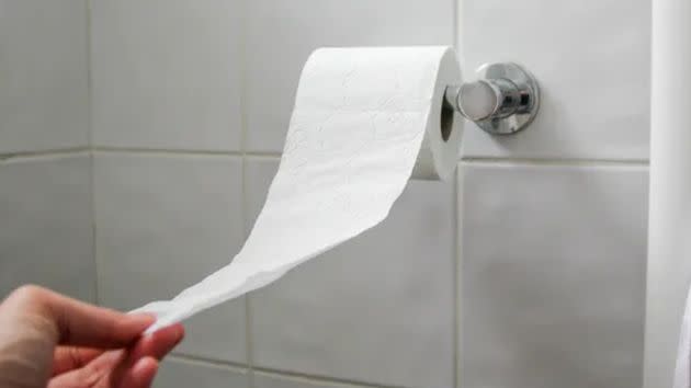 Here’s What The Smell Of Your Pee Says About Your Health, And 3 Scents Are Serious