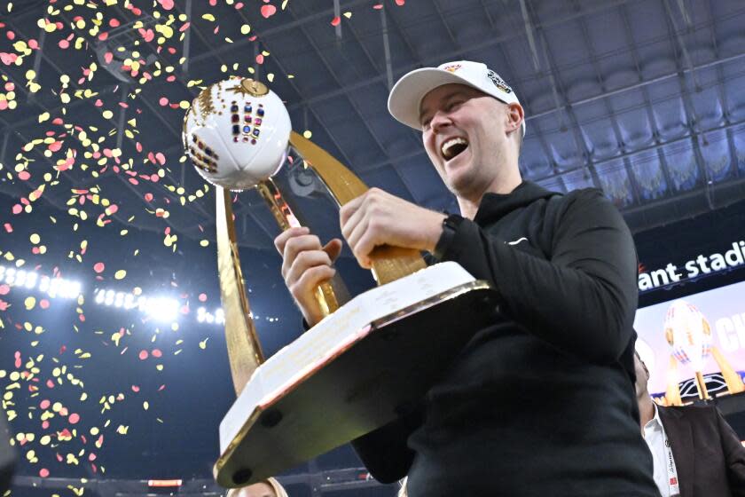 Hernández: USC players stepped up during a Las Vegas Bowl win. Now Lincoln Riley must do the same