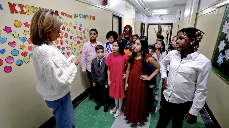 Hoda unveils holiday surprise for kids at school where it’s ‘cool to be kind’ — see their priceless reaction