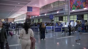 Holiday travelers fly home with little issues, but the commute home was difficult