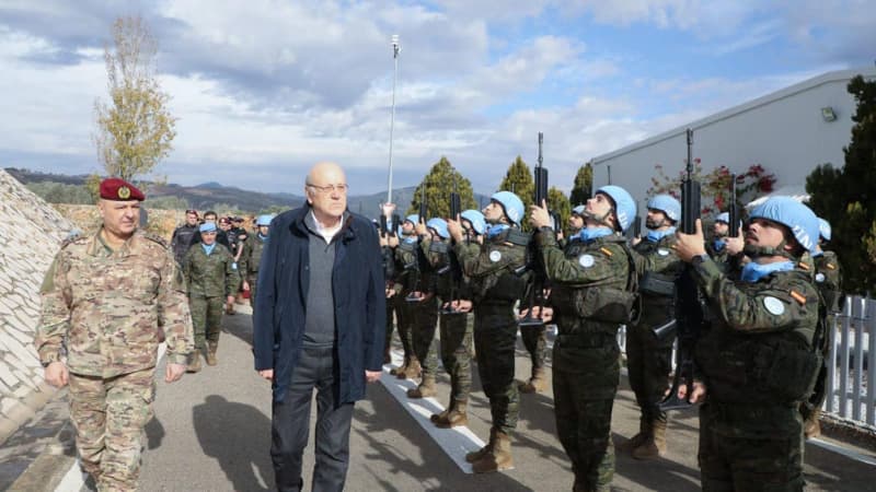 Lebanese prime minister visits army posts near Israeli border