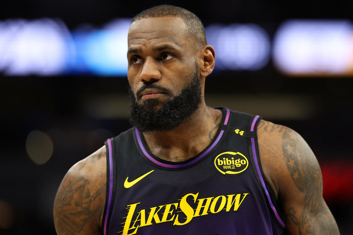 LeBron James scores season-low 10 points in Lakers’ 109–80 blowout loss to Timberwolves